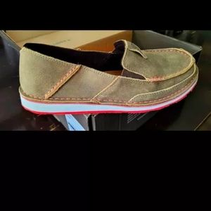 Ariat Cruiser